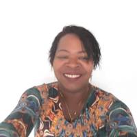 Profissional - Deliene M.