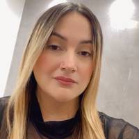 Profissional - Shyrllei O.