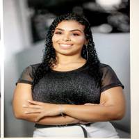 Profissional - Thayslanne B.