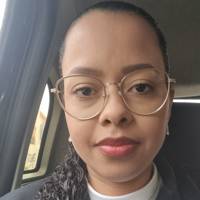 Profissional - Melanie E.