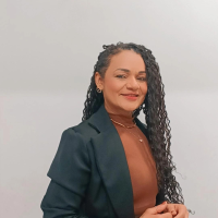 Profissional - Lucivânia J.