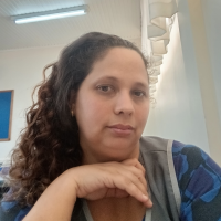 Profissional - Lázara F.