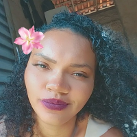 Profissional - Lívia R.