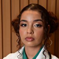 Profissional - Larissa S.