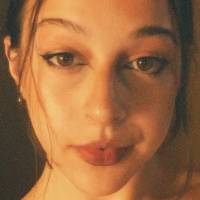 Profissional - Livia F.